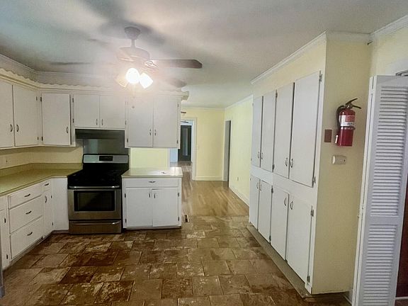 5th image of 210 Orange St