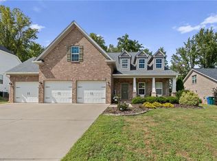 405 Meadowfield Run, Clemmons, NC 27012
