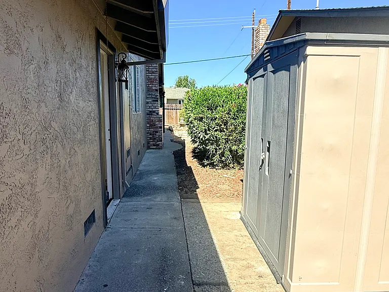1608 Delta Dr — Photo 11