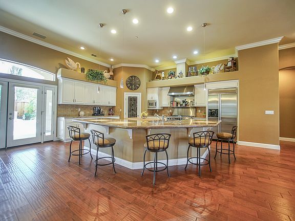 2nd image of 1940 Chambers Cir