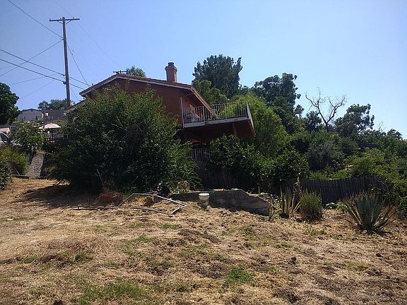 3rd image of 3439 Amethyst St