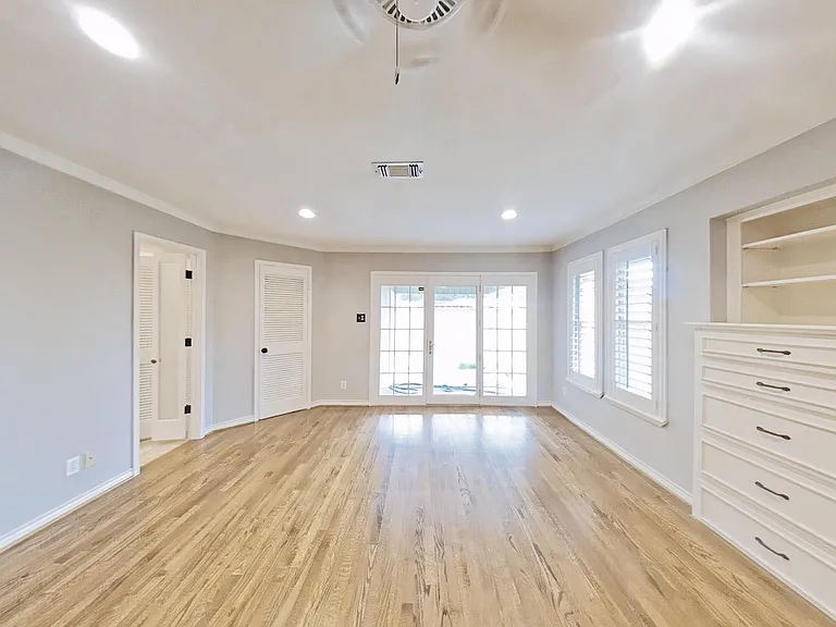 7618 Meadowhaven Dr — Photo 13