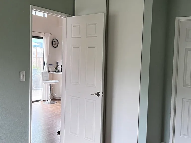 1007 Howard Ave #46 — Photo 2