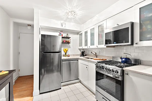Sold by Compass | media 2