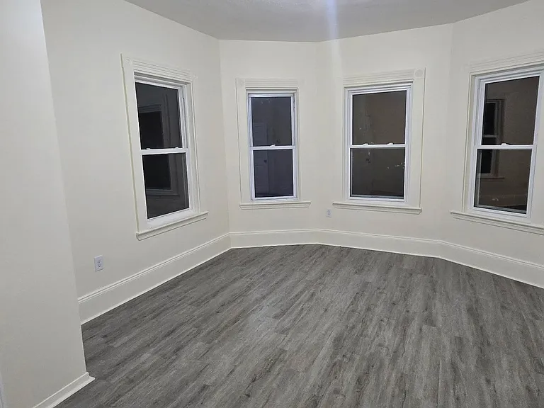 689 Broadway #3 — Photo 8