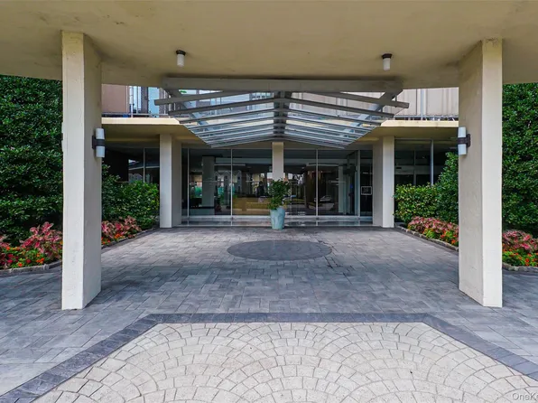 166-25 Powells Cove Boulevard #6M, Beechhurst, NY 11357