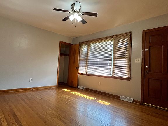 3rd image of 523 Spruce St