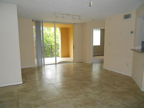 3rd image of 300 Scotia Dr APT 203