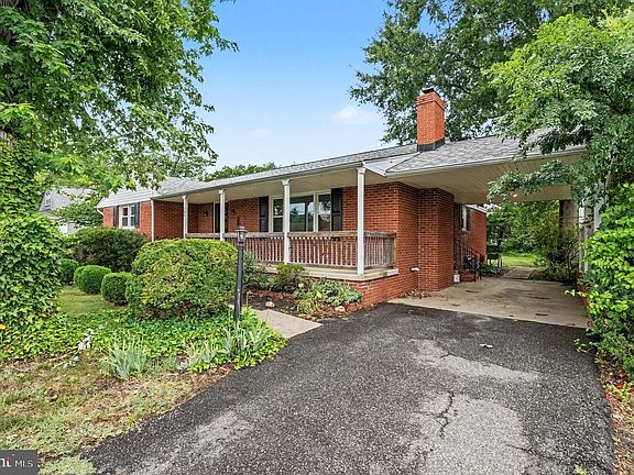 4th image of 125 Hillcrest Dr