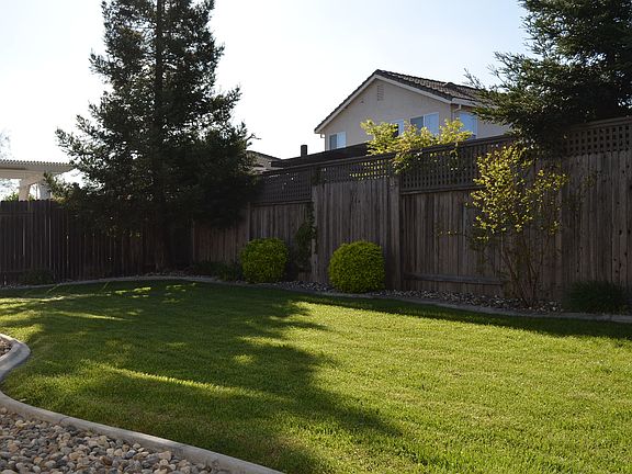 4th image of 9571 Iris Meadow Way