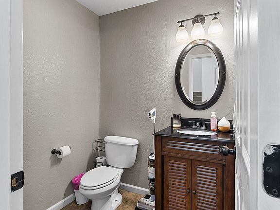 5th image of 1401 Sweetgum Ln