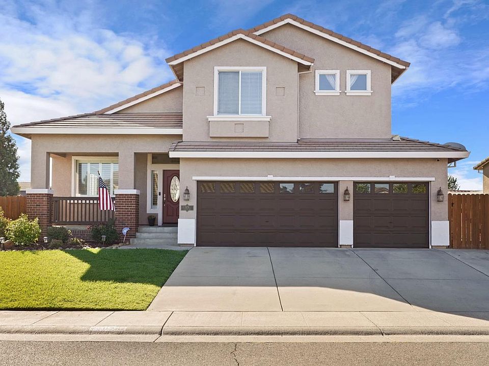1st image of 978 Lampard Way