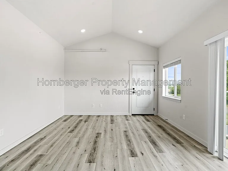 16104 E Valleyway — Photo 32