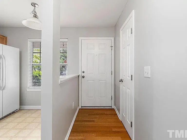 216 Harbor Haven Dr — Photo 4