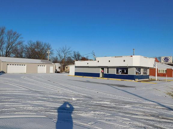 2nd image of 605  W.  5 Th St.