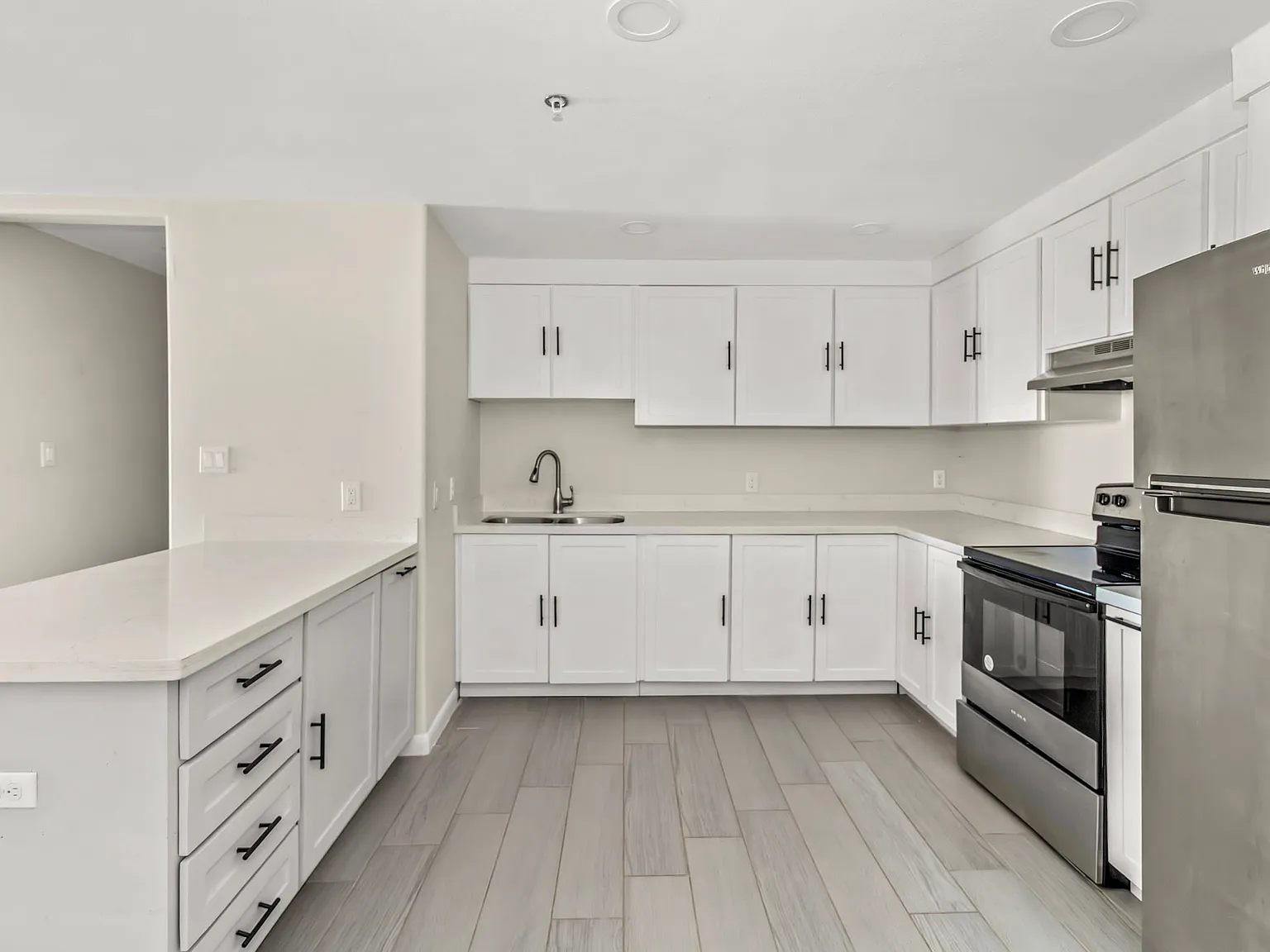 607 East Washington Street - 0 — Photo 1