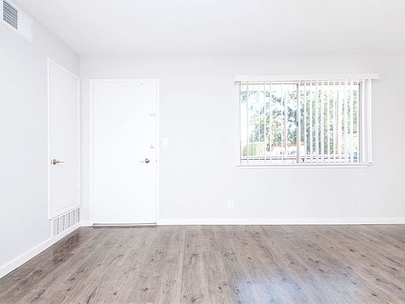 3rd image of 530 Kendall Ave #1