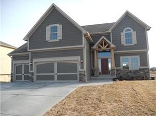 10832 N Randolph Ave, Kansas City, MO 64157