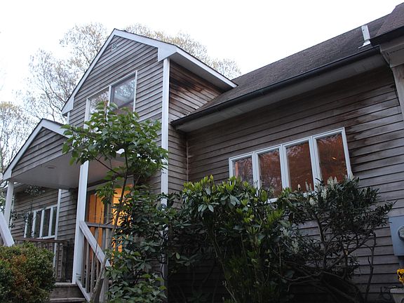 3rd image of 60 Thomas Ave