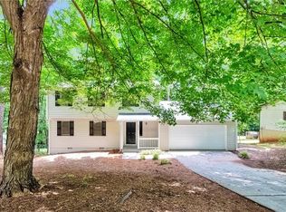 994 Chartley Dr SW, Lilburn, GA 30047