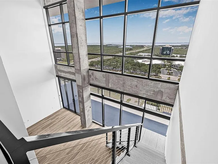 221 Main St N #Penthouse 1612 — Photo 12