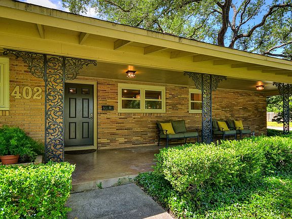 3rd image of 402 Cave Ln