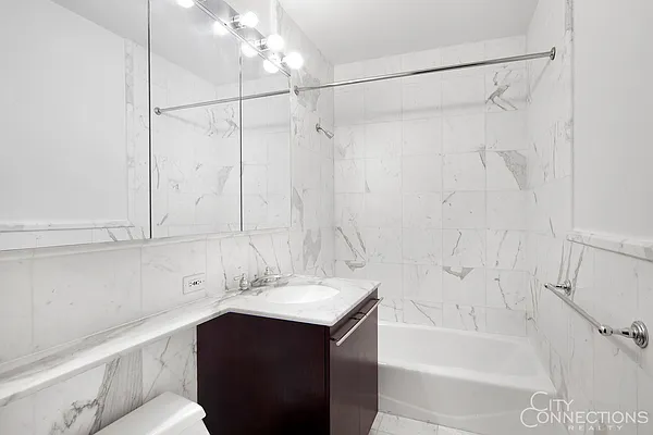 Rented by City Connections Realty | media 4