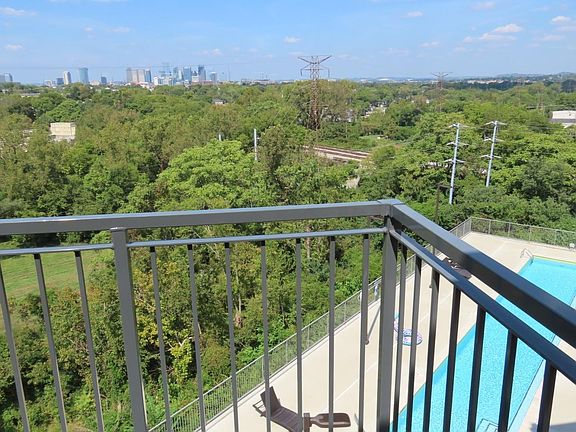 3rd image of 400 Herron Dr APT 410