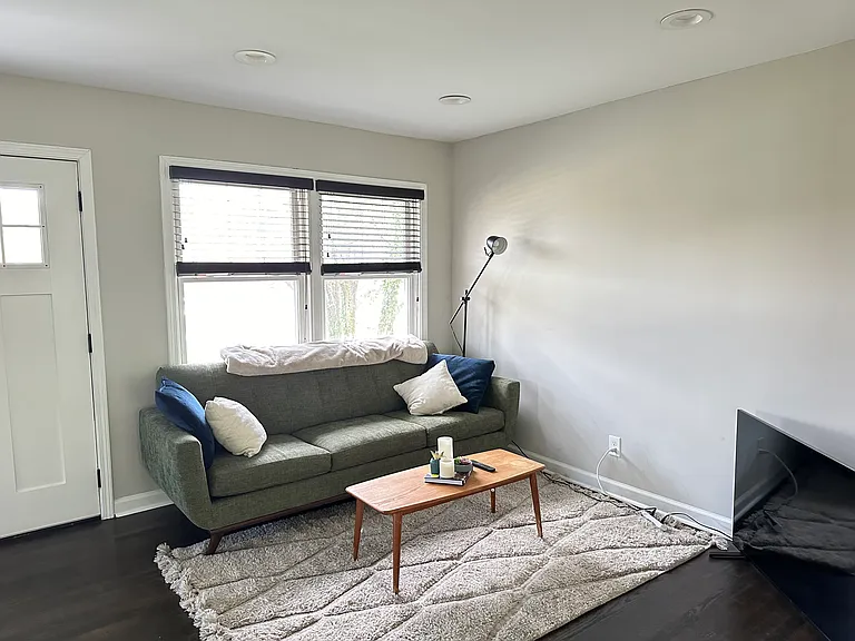 1865 Winthrop Dr SE — Photo 3