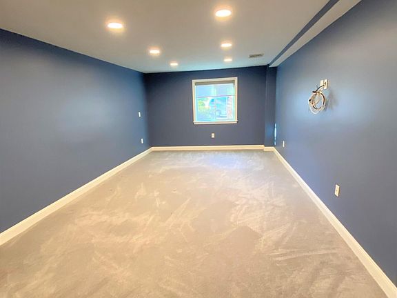 4th image of 62 Willard St #101