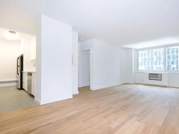 230 West 55th Street image 1 of 10