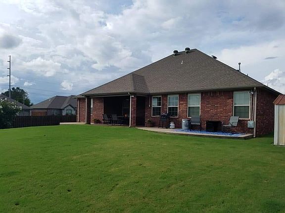 4th image of 3509 SW Windy Oak Ave