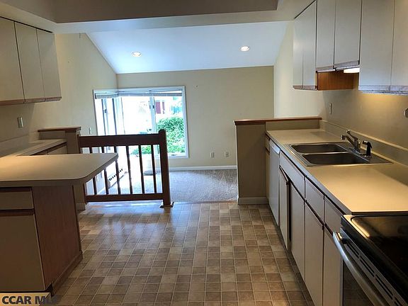 5th image of 1716 Woodledge Cir