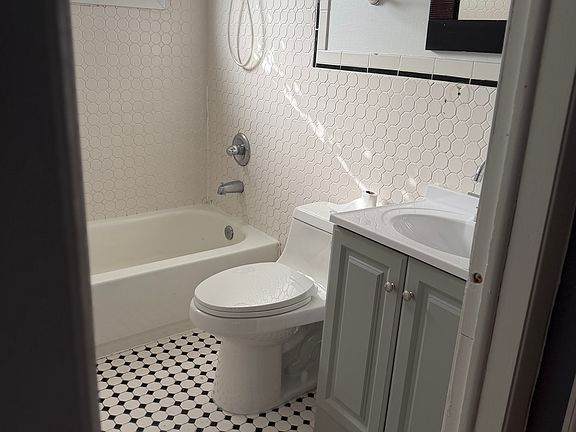 5th image of 102 Allgate Ct