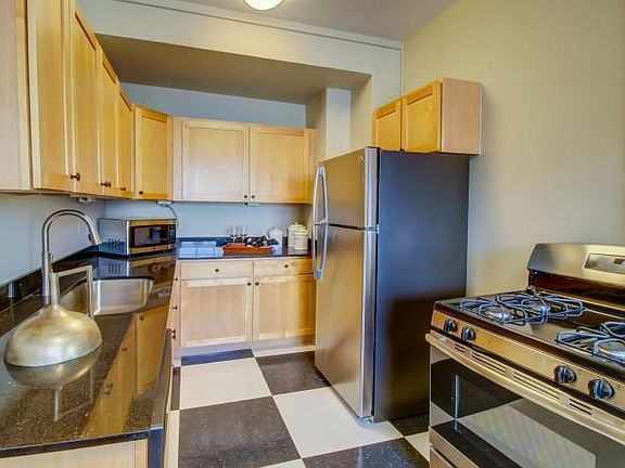 4th image of 760 E Colfax Ave #115