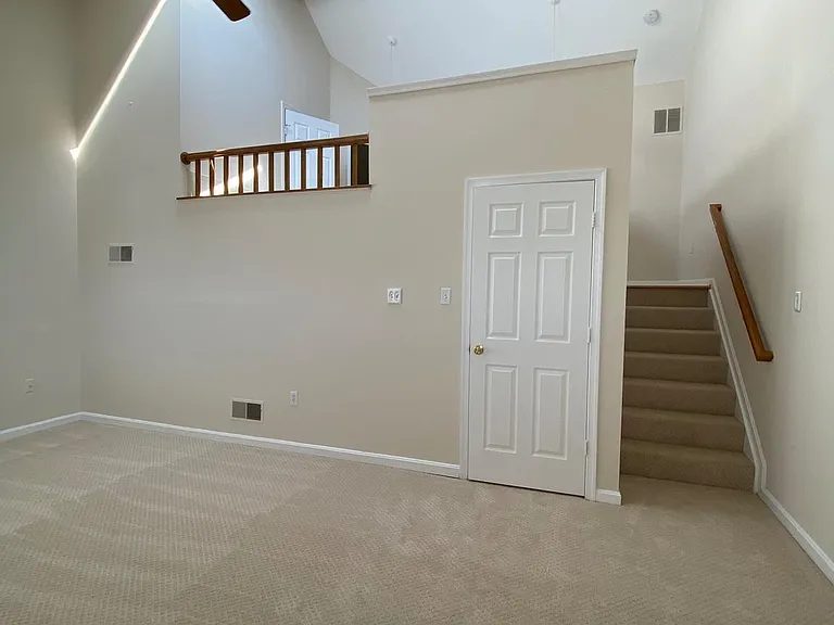 8569 Harvest View Ct — Photo 15