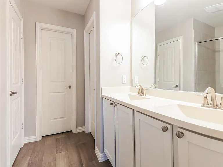 922 Evergreen St — Photo 12