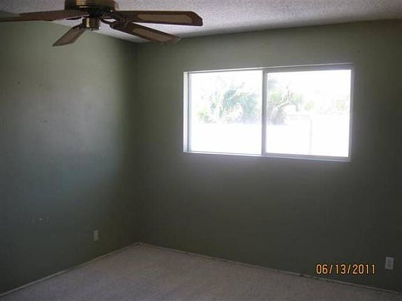 4th image of 550 Bracken Ave