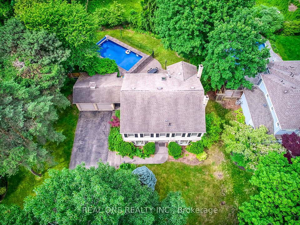 1st image of 120 Blyth Cres