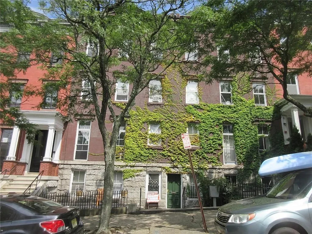 2 bed, 1.0 bath, 1000 sqft, $2,400 — Photo 1