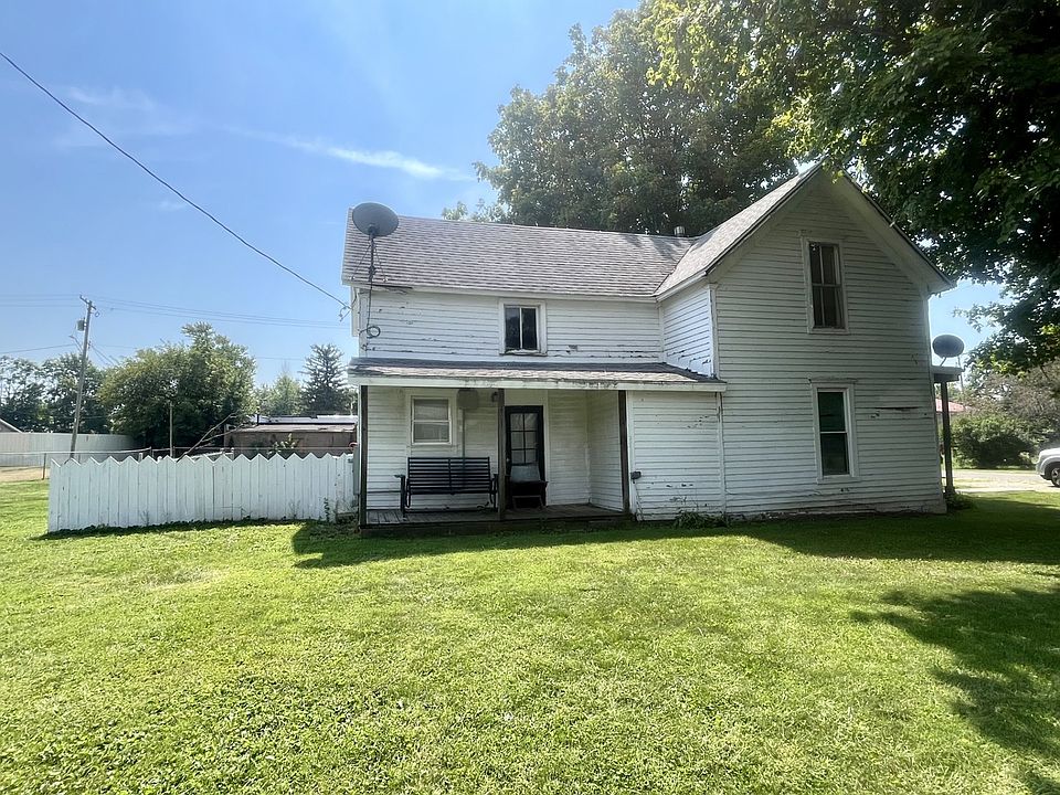 2nd image of 104 Sherman St