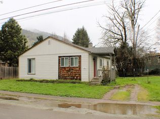 165 NE Oak St, Myrtle Creek, OR 97457