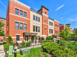 1033 N Kingsbury St, Chicago, IL 60610