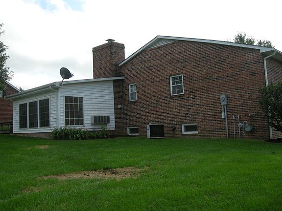 4th image of 190 Van Mar Dr