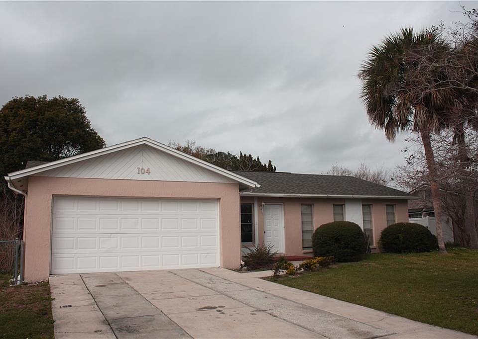 1st image of 104 Morelia Ln