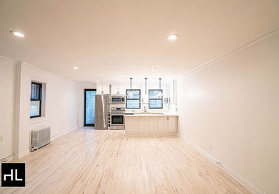 2nd image of 216 Hall St #1