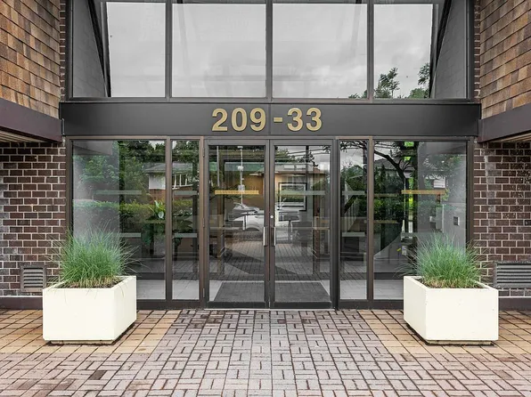 209-33 26th Ave, Bayside, NY 11360