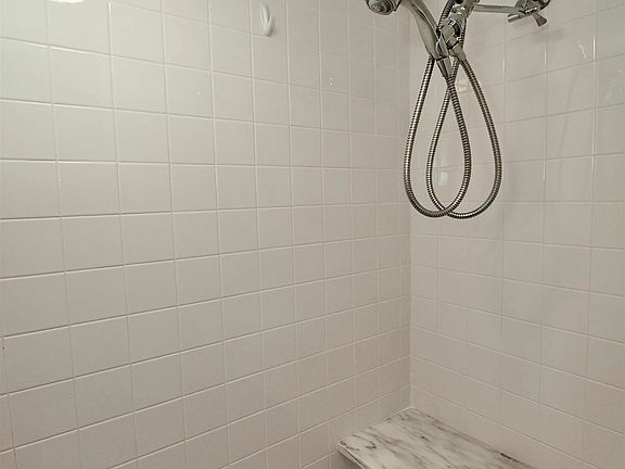 4th image of 2404 Crestdale Cir