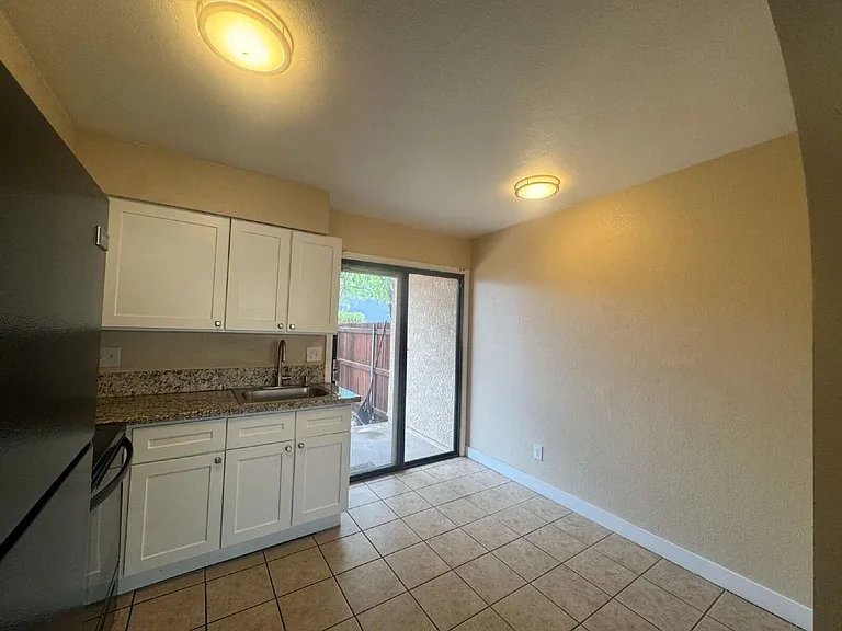 3525 E Flower St #9 — Photo 3