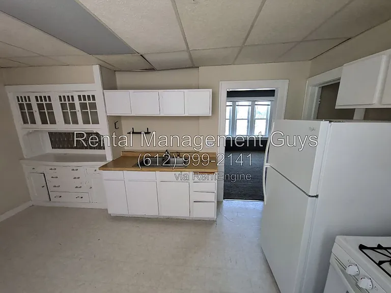2300 W 50th St #11 — Photo 5